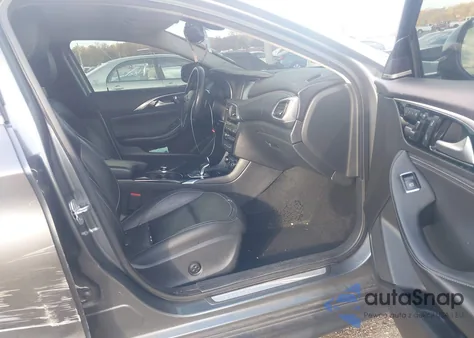 2017 Infiniti Qx30 Premium z USA, uszkodzony, nr VIN SJKCH5CR9HA038021